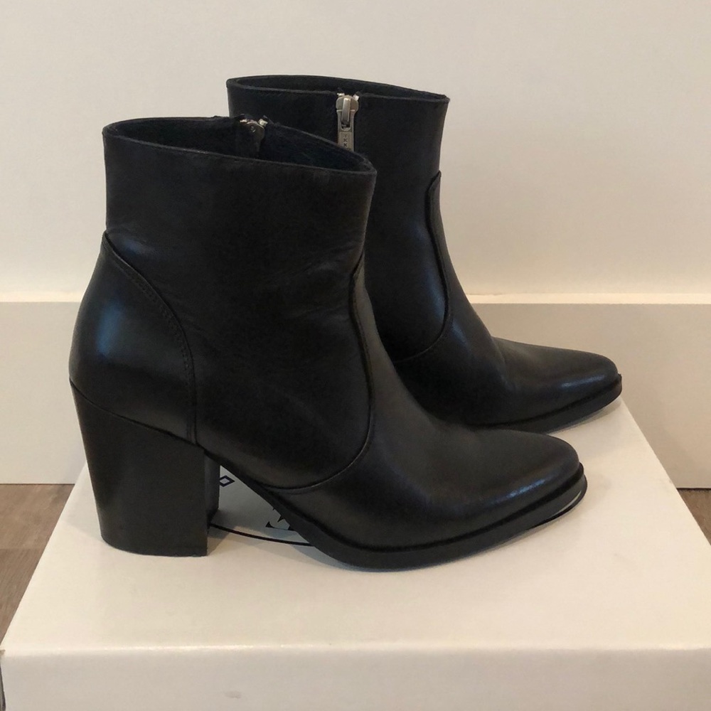 Black Steve Madden Booties